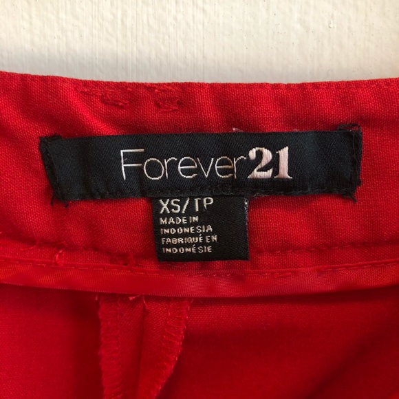 FOREVER 21 Red Cuffed Chino Dress Shorts XS EUC - Picture 3 of 4